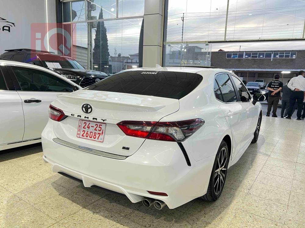 تۆیۆتا کامری